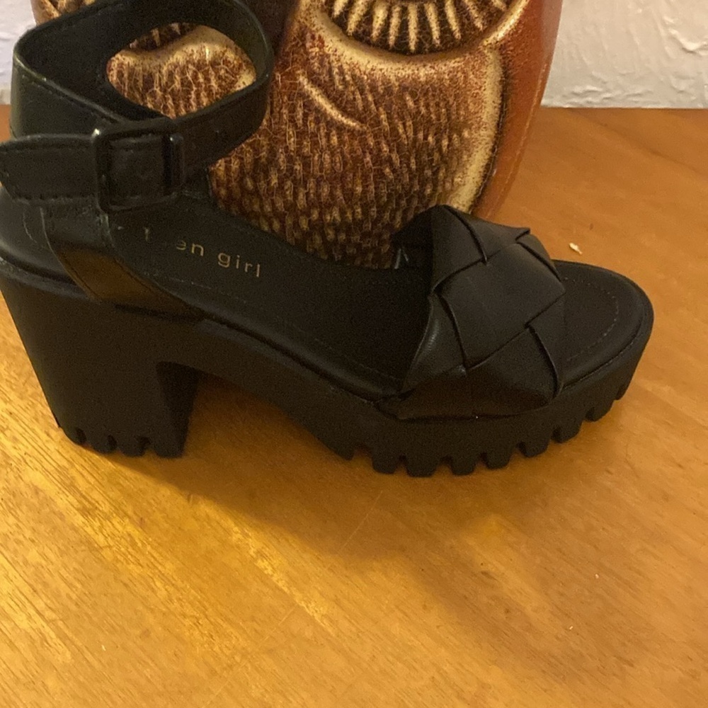 Madden Girl G-Sense Platforms - Picture 5 of 14
